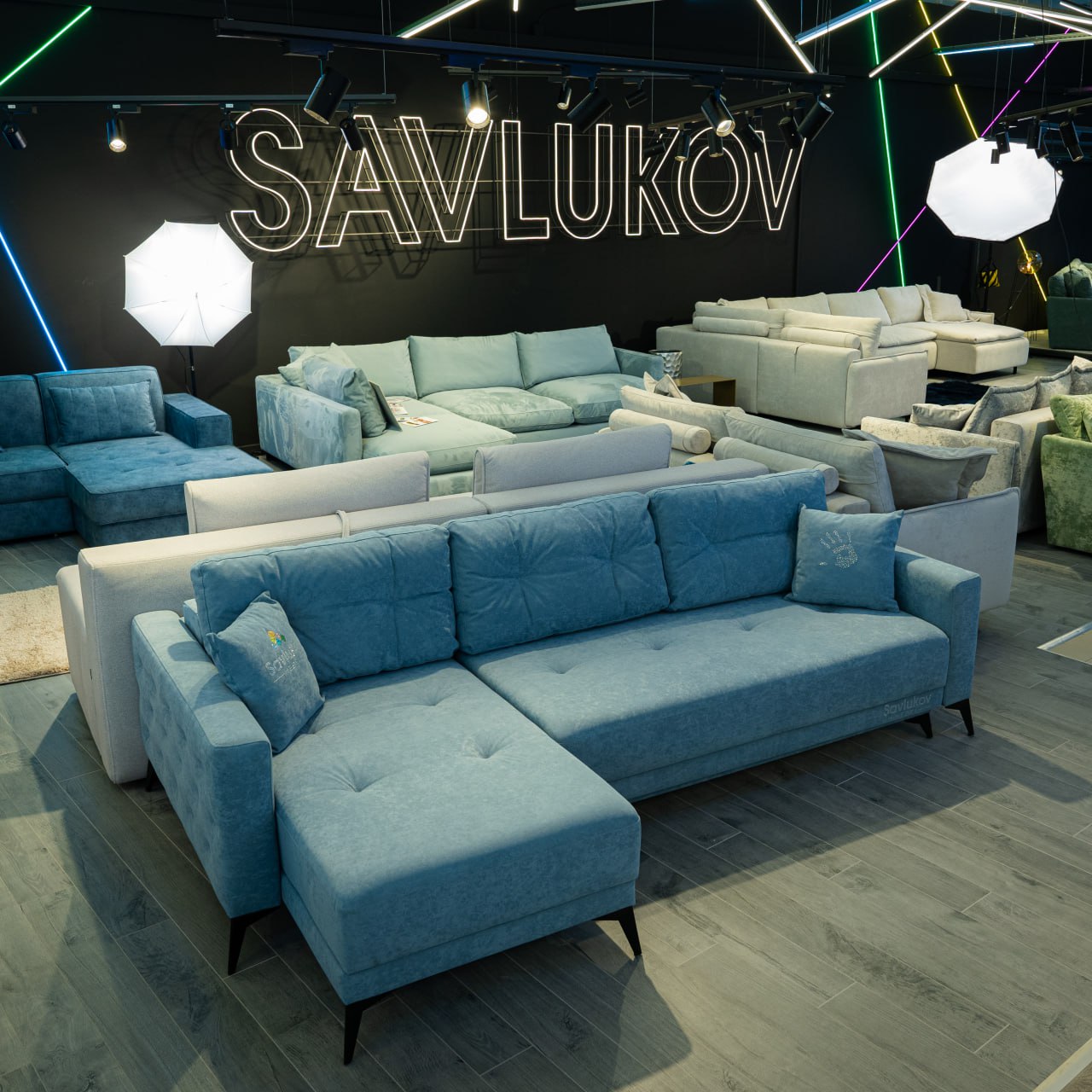 Фирменный салон «Савлуков-Мебель»