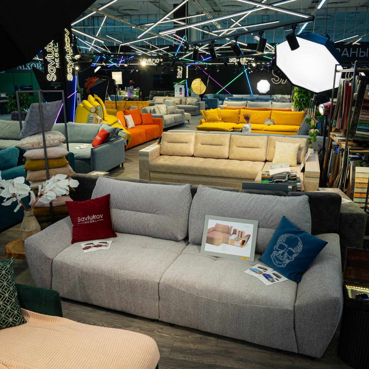 Фирменный салон «Савлуков-Мебель»