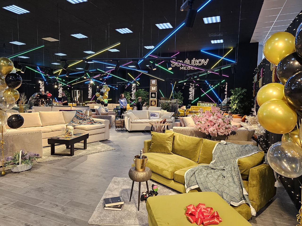 Фирменный салон «Савлуков-Мебель»